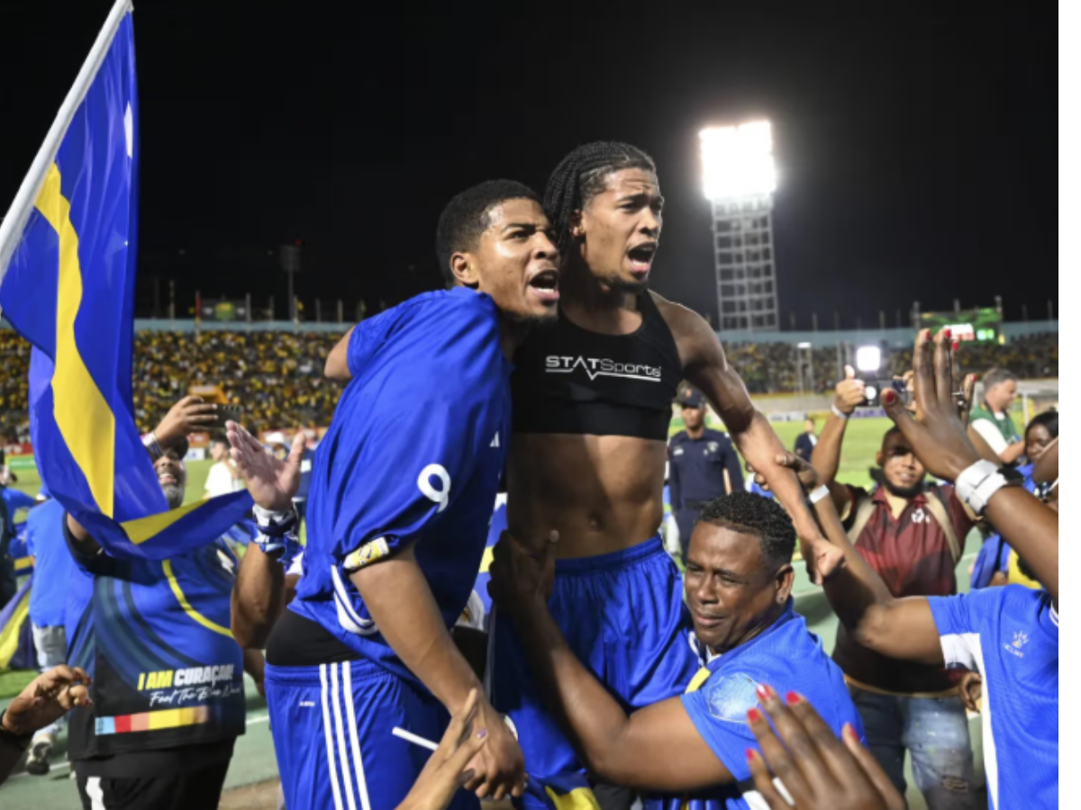 Campeões do carisma: com direito a ônibus escolar e dancinha, Curaçao viraliza nas redes