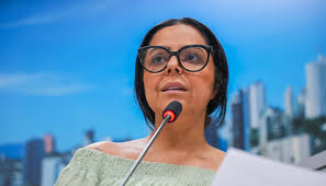 Vereadora recebe caixa com cachorro morto e caso é investigado como possível ameaça no RS