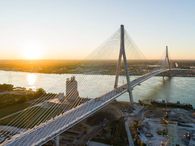 Canadá cancela inauguração de ponte com os EUA após novo tarifaço de Trump