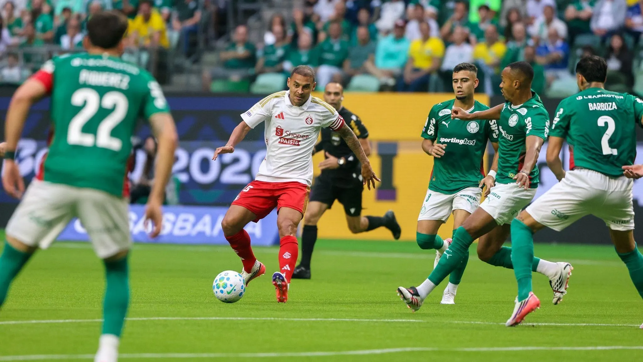 Chances de título do Brasileirão: Palmeiras tem 50% e Flamengo chega a 40%