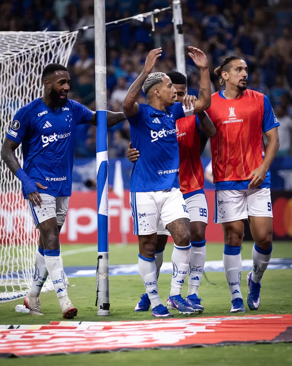 Cruzeiro x Flamengo: nova regra da Libertadores coloca Gerson e Matheus Pereira em risco