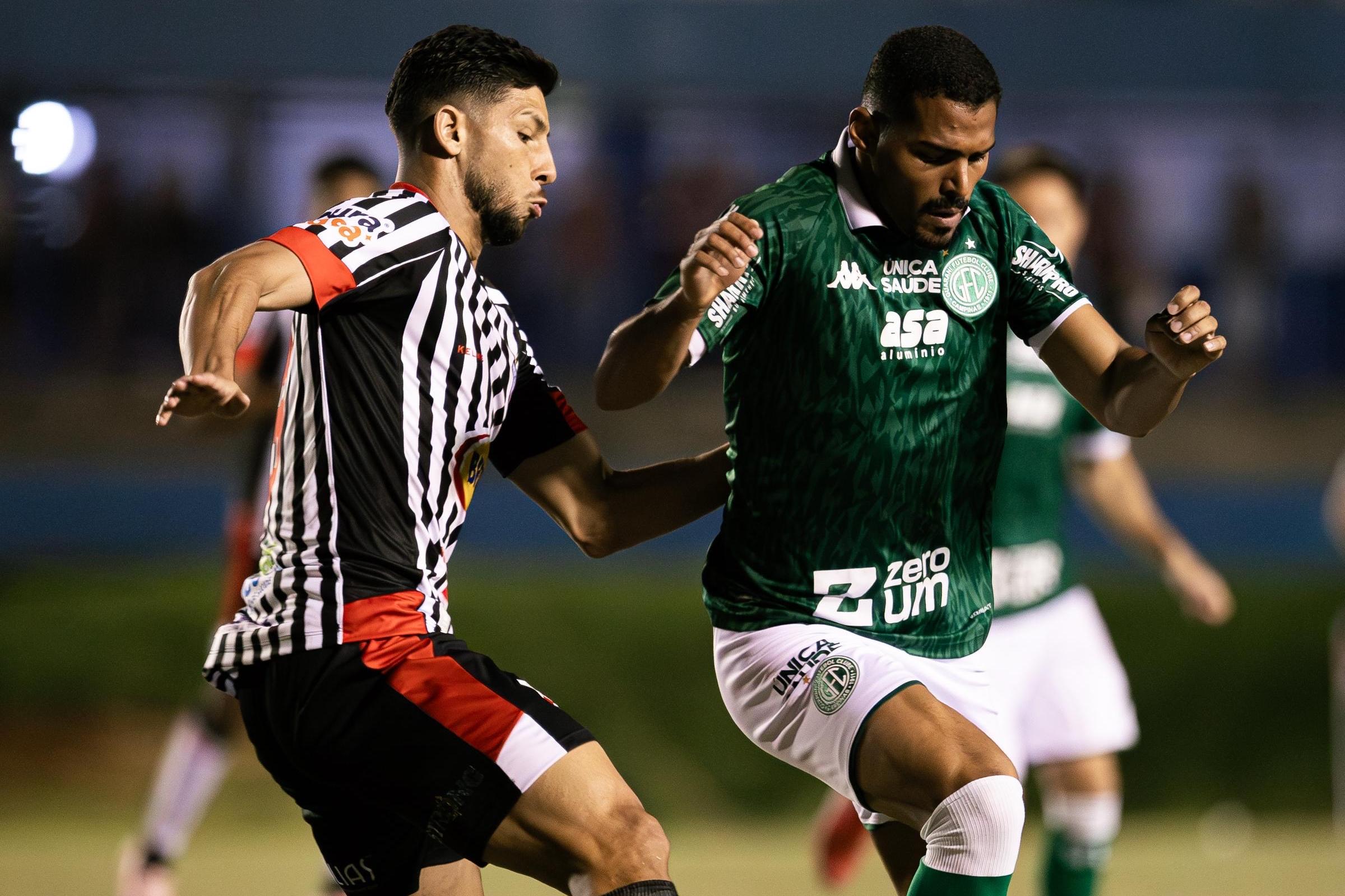 Guarani perde chances claras, sofre virada no fim e deixa escapar pontos na Série C