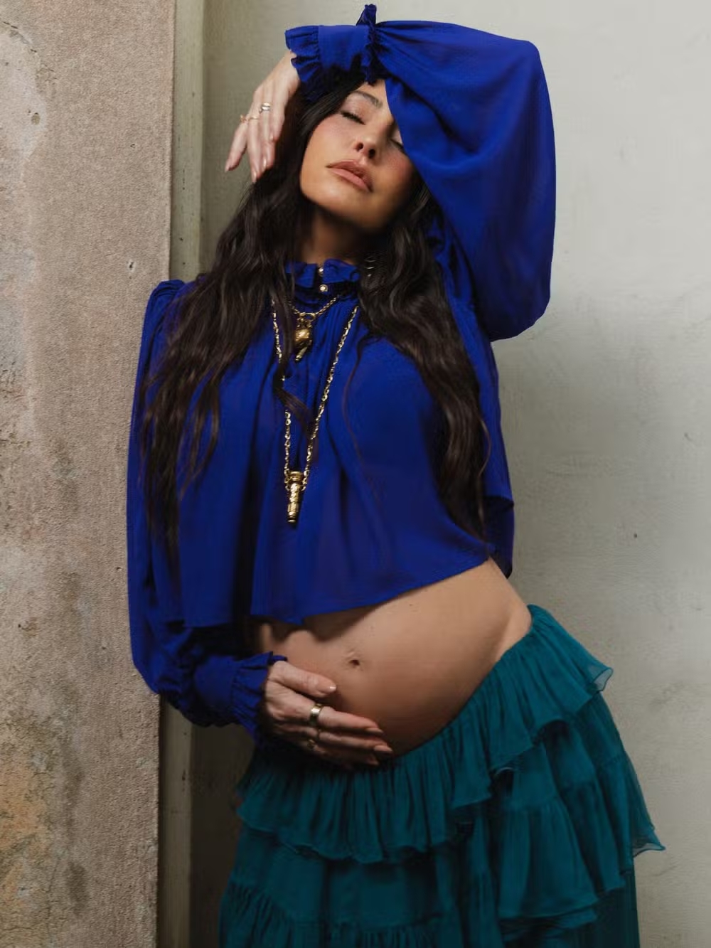 Sabrina Sato exibe barriga de grávida em ensaio e encanta fãs nas redes sociais