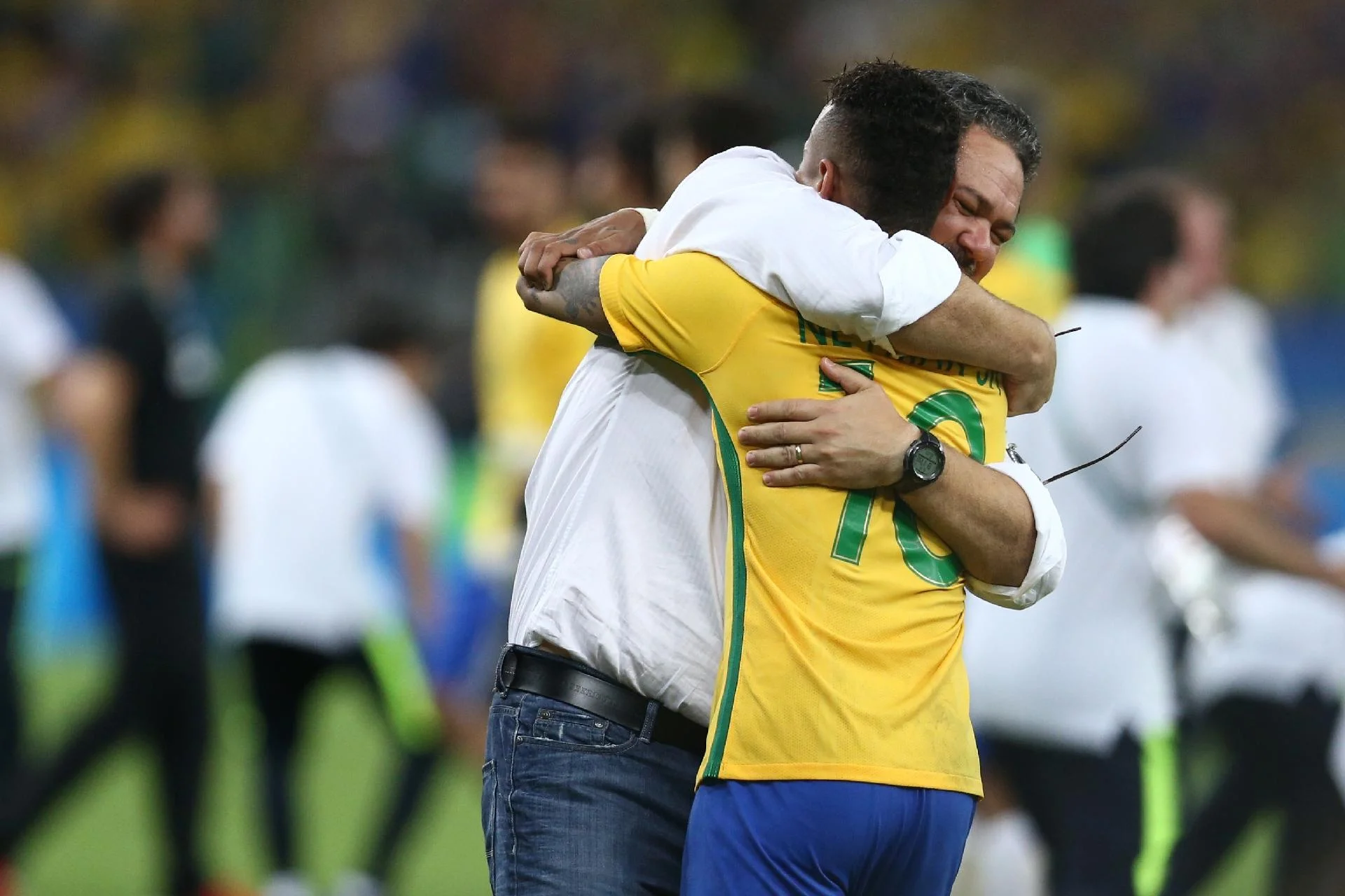 Dez anos após o ouro olímpico, Micale relembra Neymar e analisa queda de Luan