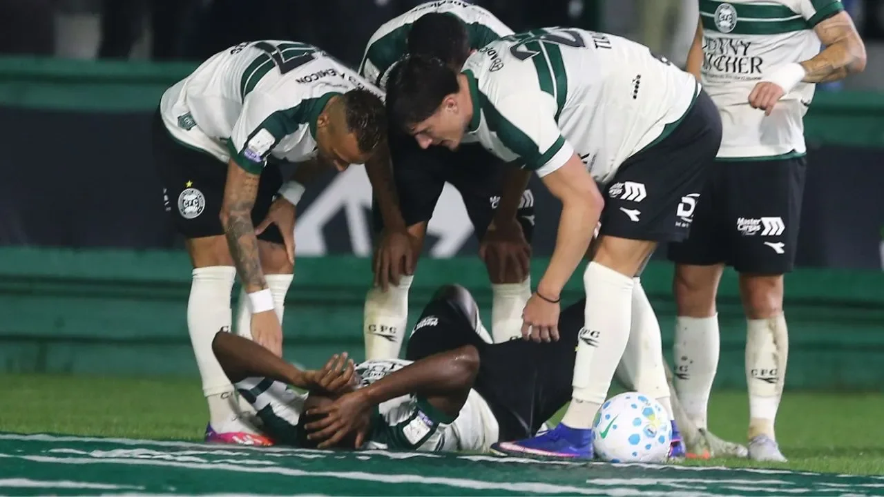 Coritiba e Jacy transformam queda no túnel do Couto Pereira em ação publicitária