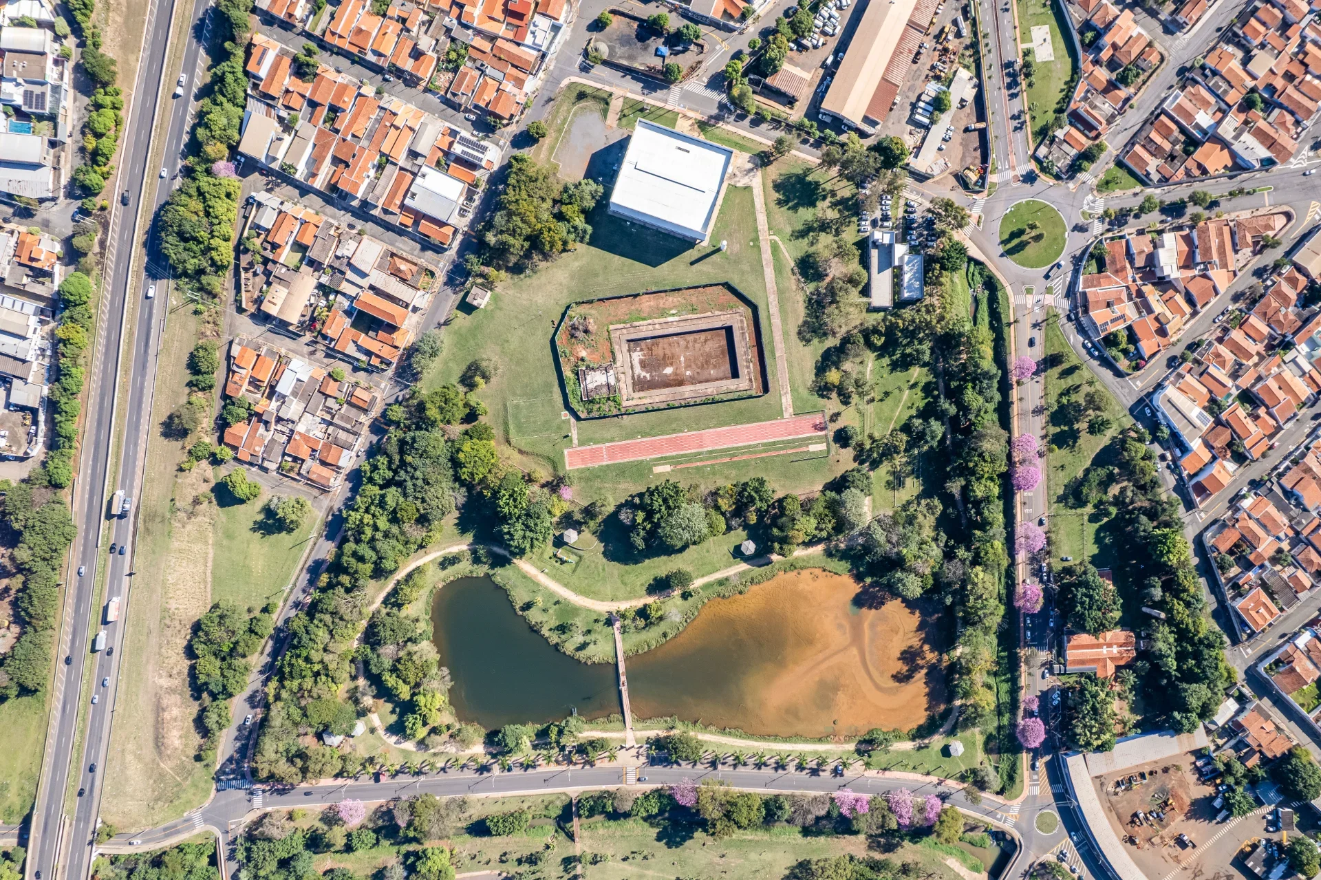 Parque Araçariguama em Santa Bárbara recebe comemoração do Dia Municipal do Flashback