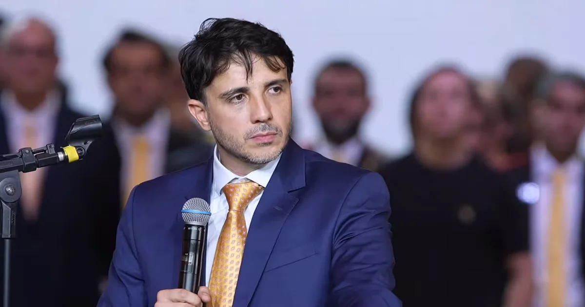 Toffoli suspende propaganda eleitoral de Renan Santos e proíbe candidato de participar de debates