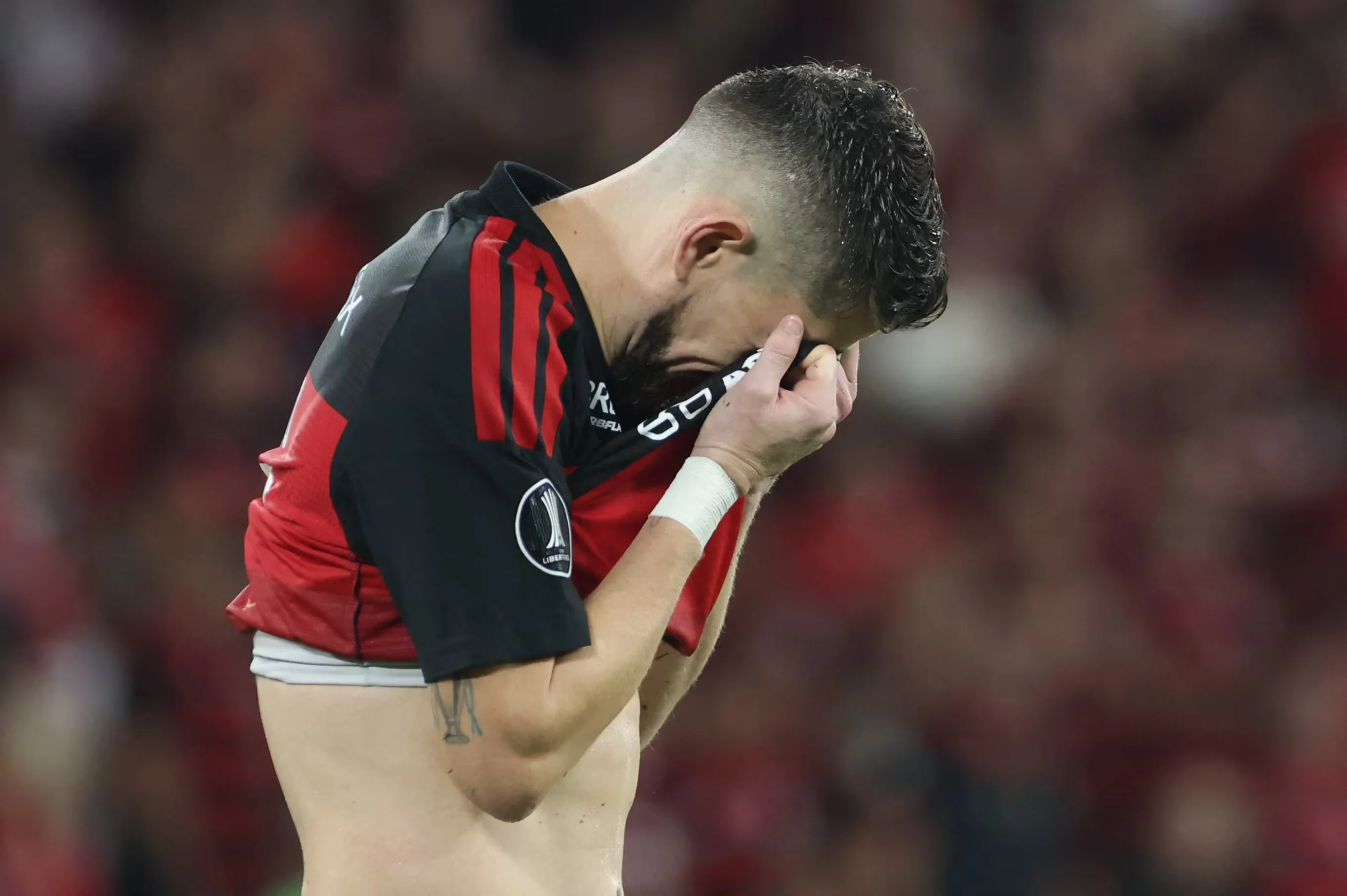 Flamengo é eliminado da Libertadores: chances perdidas e tensão marcam queda diante do Estudiantes