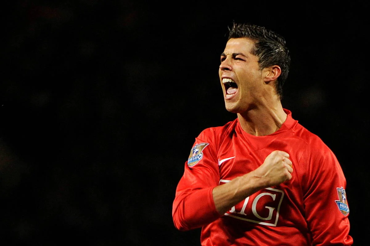 Cristiano Ronaldo de 2008 é eleito o melhor Bola de Ouro de todos os tempos