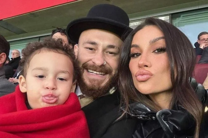 1_whatsapp_image_2024_02_05_at_08_00_41-34899637