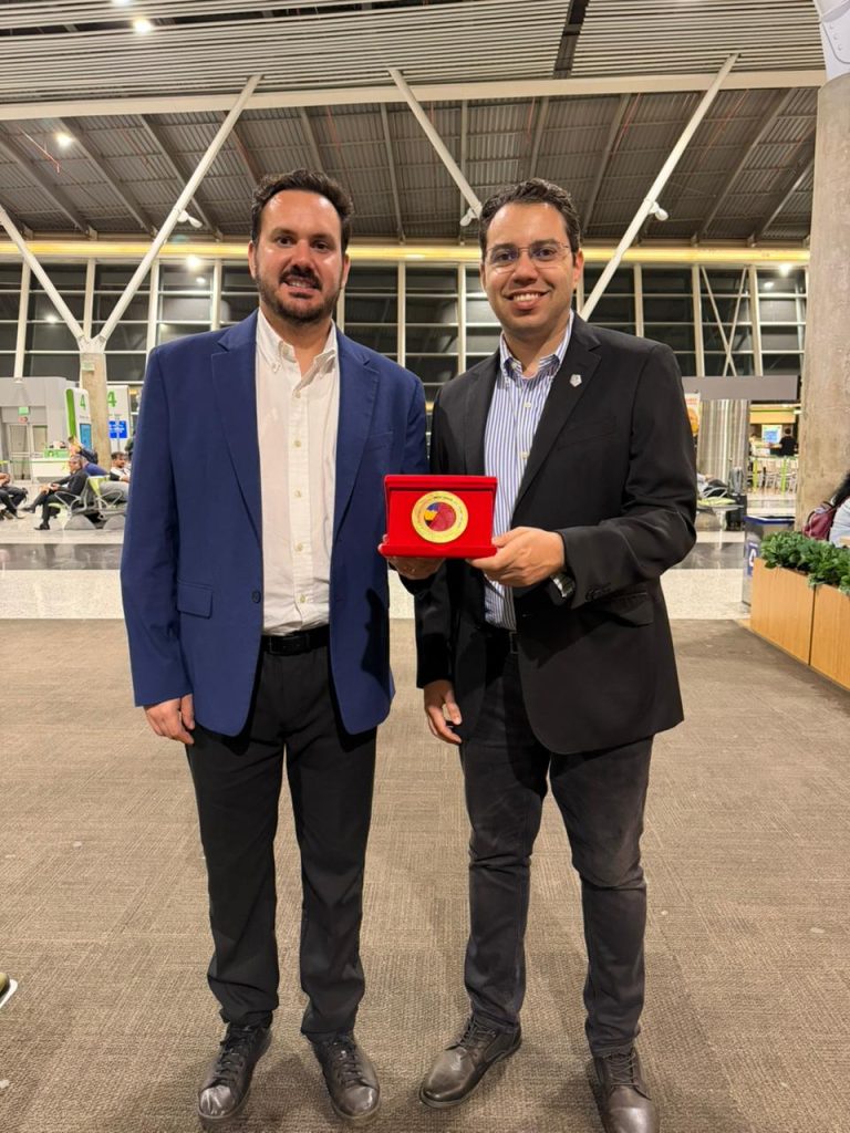 Franco Sardelli e Vinicius Ghinizi - Selo Ouro