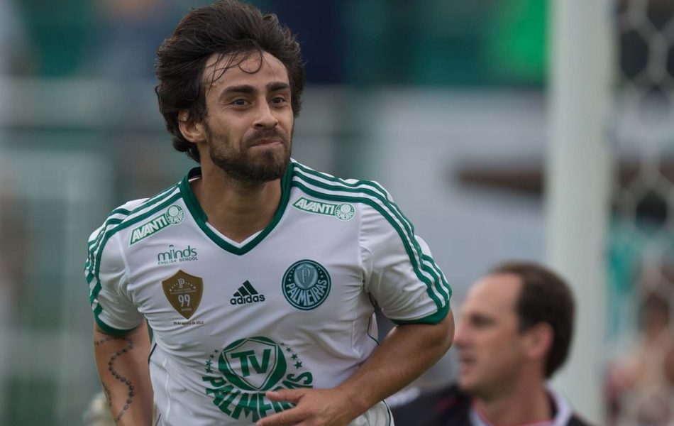 02fev2014---valdivia-comemora-primeiro-gol-do-palmeiras-em-lance-de-partida-contra-sao-paulo-o-pelo-campeonato-paulista-2014-em-jogo-realizado-no-estadio-pacaembu-1391424030971_v2_1x1