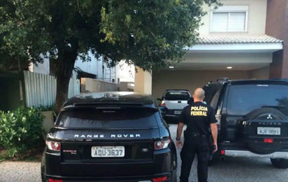 POLICIA X VEREADSORA