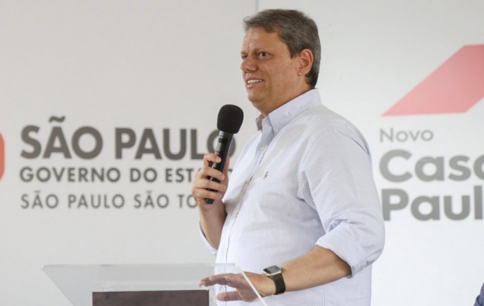 ffraz_abr2405182858_1