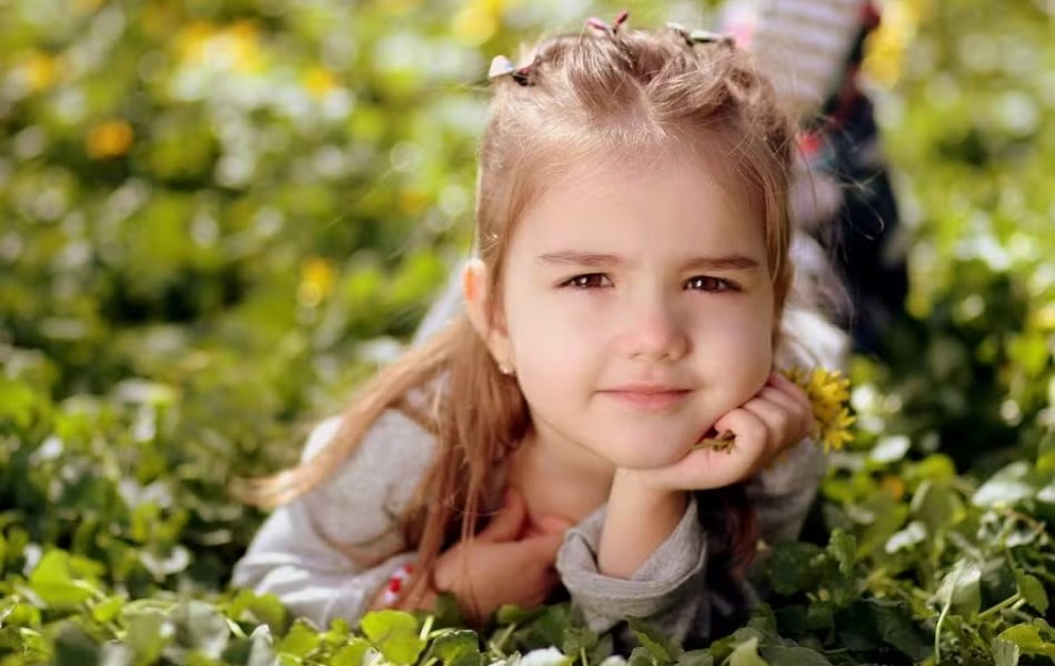 girl-1250679-1280