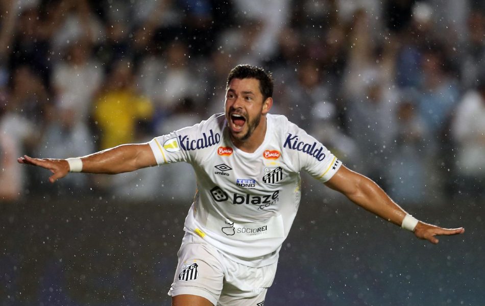 giuliano-do-santos-comemora-apos-marcar-pela-segunda-vez-contra-a-ponte-preta-pelo-paulistao-1706227820569_v2_1920x1280