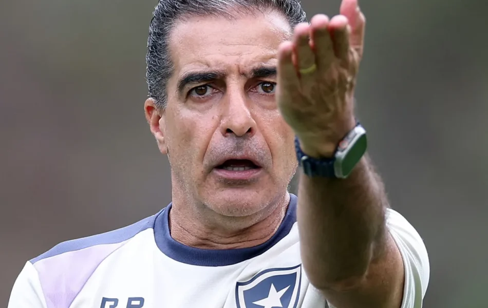 renato-paiva-treinador-botafogo-e1743216339804